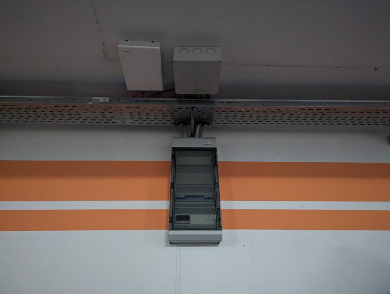 Unterverteiler mit Switch