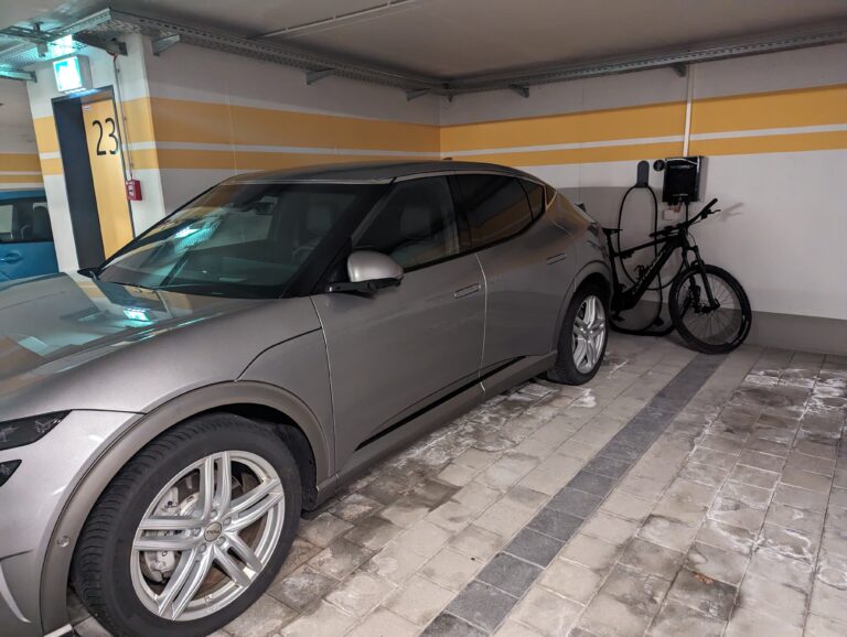 Wallbox mit Elektroauto